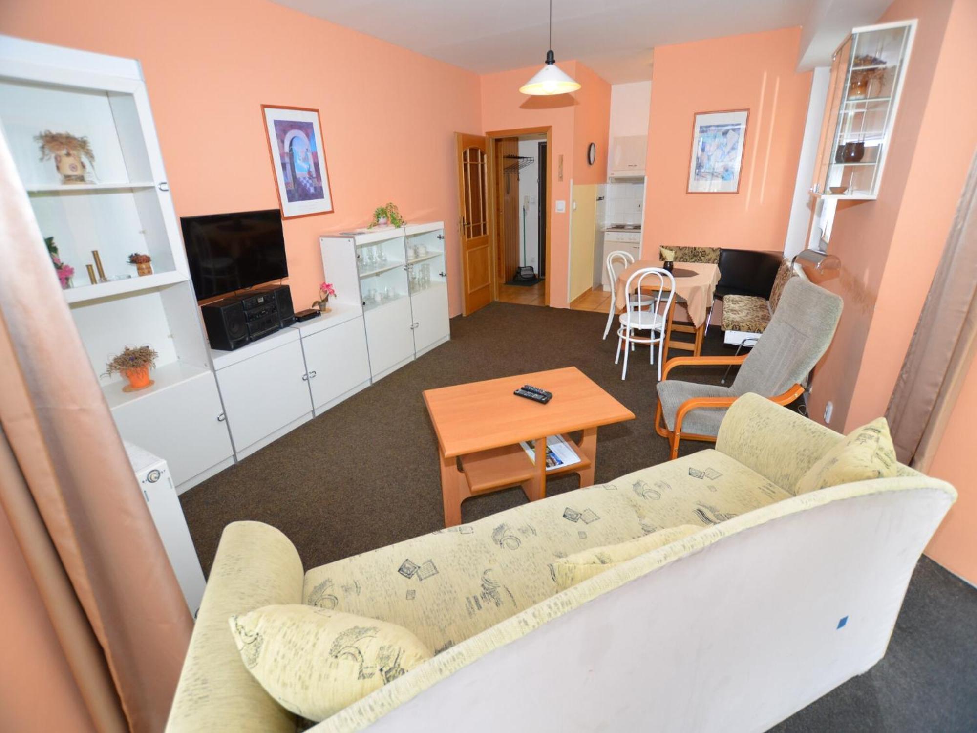 Snug Apartment In Jachymov Near Ski Area Zewnętrze zdjęcie